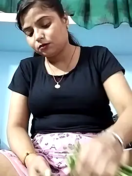 Hot-Pooja25 online show from April 25, 1:41 pm