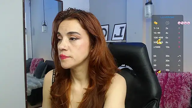 KendallWood  online show from June 9, 11:59 pm