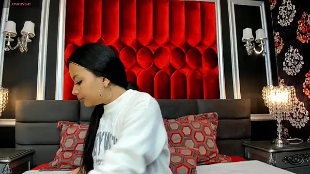 SharonBonet online show from November 17, 1:34 pm