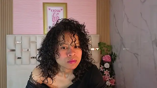 catalina5 s online show from April 23, 3:14 am