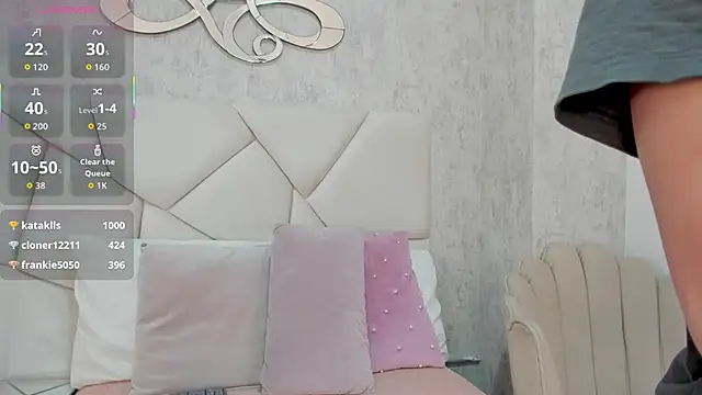 Skylerwhite02 online show from November 25, 4:25 am