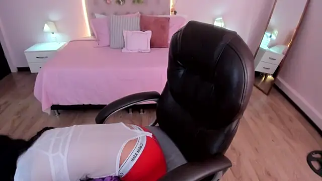 Mariam Lopez   online show from April 28, 3:21 am