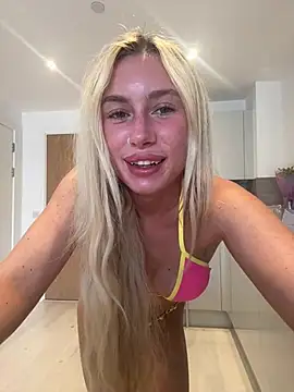 SexySaraxxoo online show from June 25, 2:29 pm