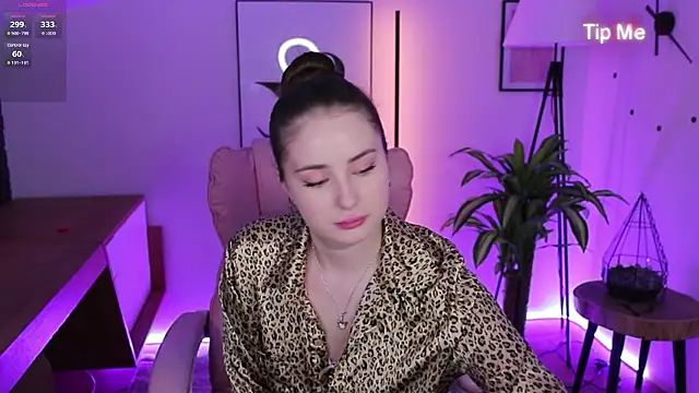 Sweet  Amily online show from November 22, 7:44 am