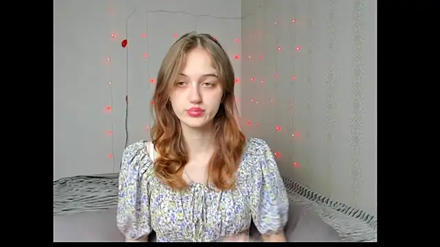 dreamy pollyyy online show from May 12, 5:52 pm