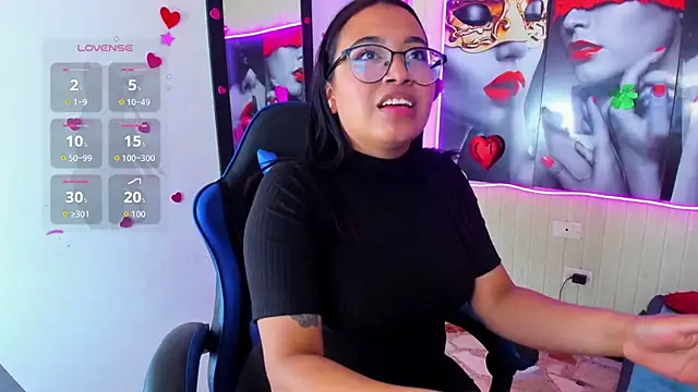 susan mooree online show from April 21, 8:05 pm