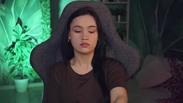 MonicaFarmer online show from April 24, 11:29 pm