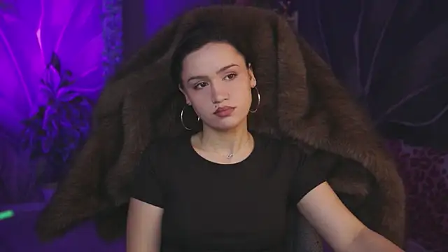 MonicaFarmer online show from April 25, 11:13 pm