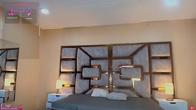 ANABELL BROWN online show from April 21, 1:07 pm