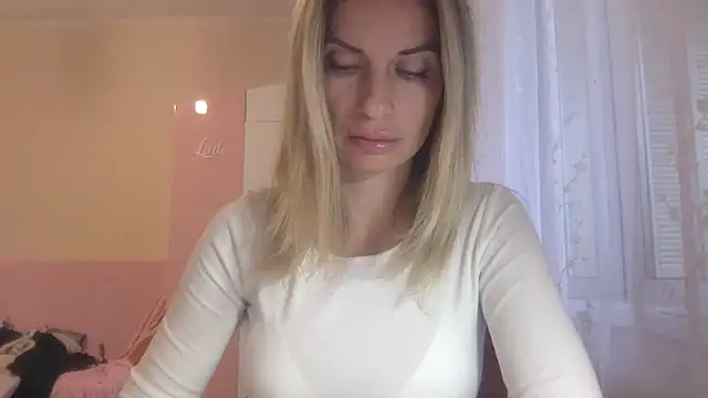 KarelliaStar online show from October 17, 7:11 am