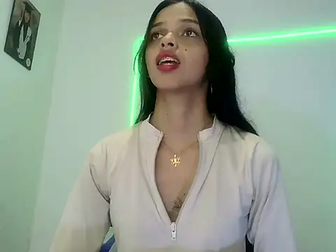 Snapshot of lucy_babyy chatting on September 29, 3:28 pm lucy babyy online show from September 29, 3:28 pm