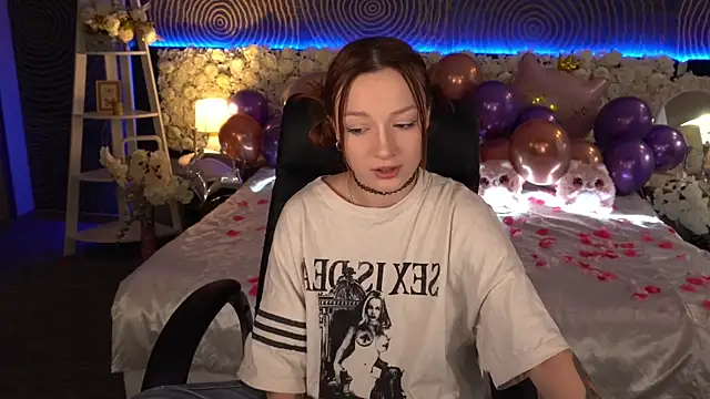 FoxyMayy online show from February 8, 2:32 pm