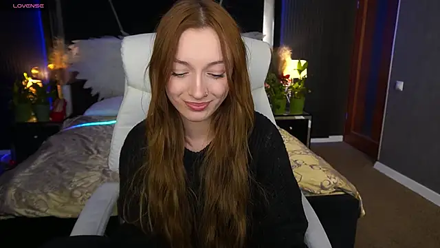 FoxyMayy online show from April 24, 5:05 pm