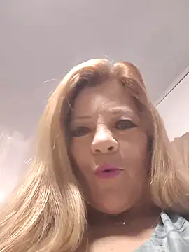 Snapshot of Casandra_Cruz chatting on October 8, 12:31 pm Casandra Cruz online show from October 8, 12:31 pm