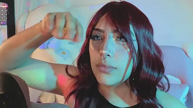 ashlynnlowe  online show from April 28, 10:35 pm