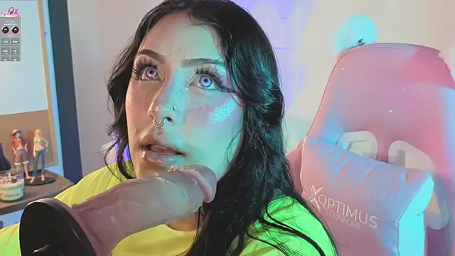 ashlynnlowe  online show from April 22, 10:18 pm