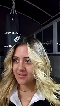 MaryMoon  online show from April 25, 2:25 am