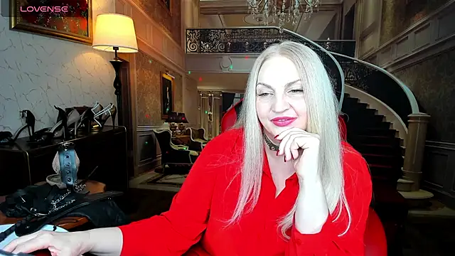 Nina Devillle online show from February 19, 1:16 am