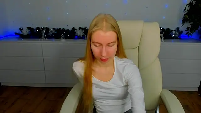 Alina Blonde online show from December 23, 6:39 am