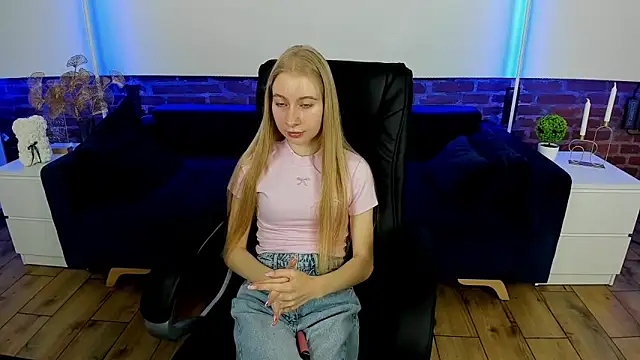 Alina Blonde online show from September 11, 8:47 am