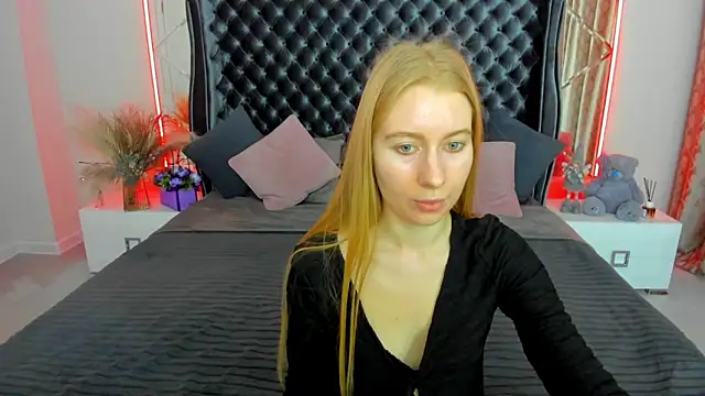 Alina Blonde online show from April 25, 1:41 pm