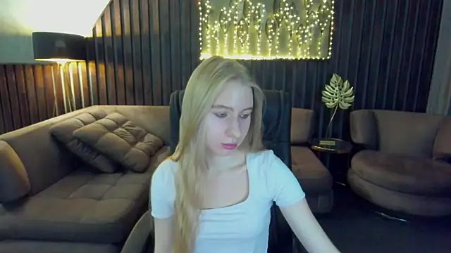 Alina Blonde online show from July 23, 5:37 am