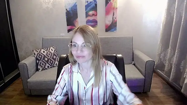 Snapshot of shy_hot_cat chatting on September 23, 10:24 am shy hot cat online show from September 23, 10:24 am
