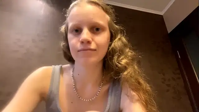 Snapshot of GlyndaCaver chatting on September 23, 12:36 pm GlyndaCaver online show from September 23, 12:36 pm