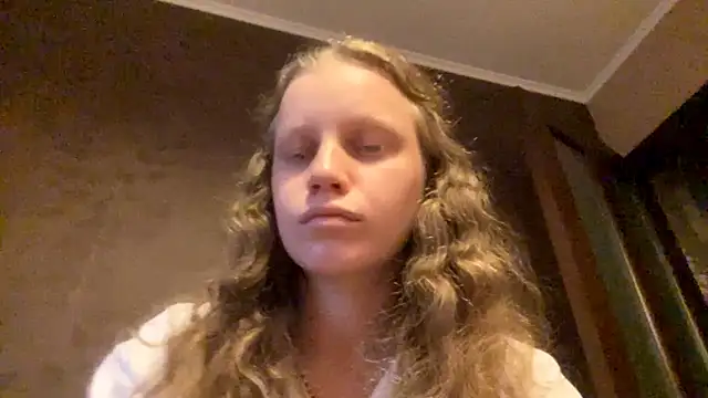 Snapshot of GlyndaCaver chatting on October 10, 12:32 pm GlyndaCaver online show from October 10, 12:32 pm