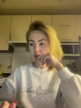 MartaLuna  online show from February 21, 3:35 pm