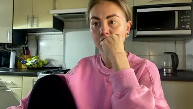 MartaLuna  online show from April 25, 4:04 pm