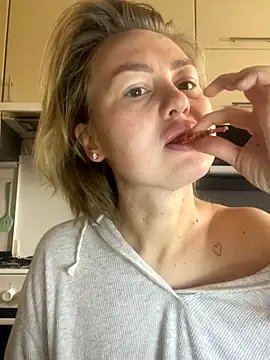 MartaLuna  online show from November 22, 8:28 am