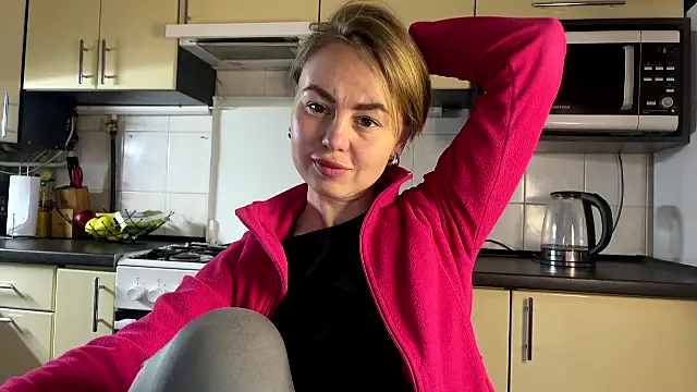 MartaLuna  online show from April 22, 4:15 pm