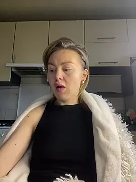 MartaLuna  online show from February 3, 2:22 pm