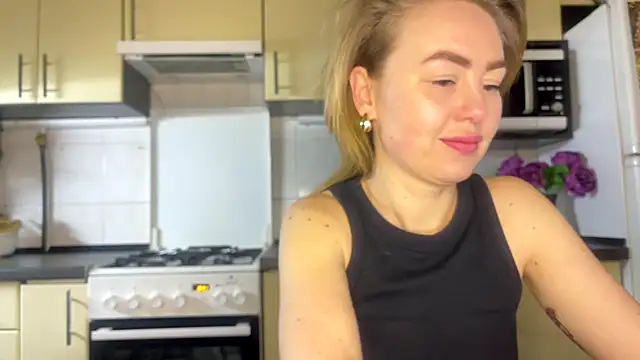 MartaLuna  online show from March 6, 7:31 pm