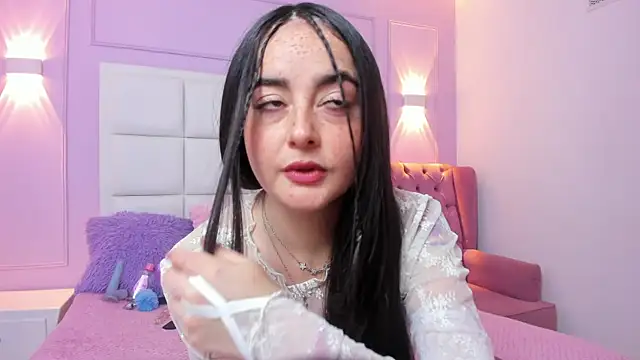 Ashleypetit online show from July 29, 1:44 pm