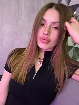 Elizabeth Tay online show from March 22, 6:36 pm