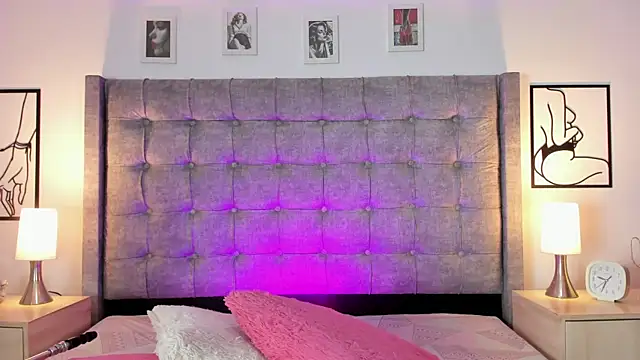 Linda Fosterr online show from November 21, 2:35 am