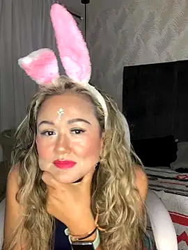 BunnyGlow50 online show from October 19, 3:41 am