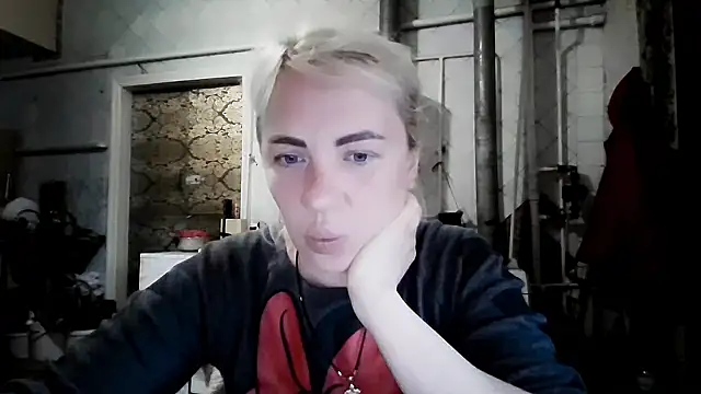 EmmaCat  online show from April 17, 12:07 pm