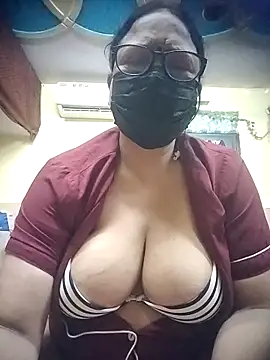 thehotlady online show from June 9, 3:50 am
