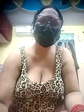 thehotlady online show from April 6, 2:55 am