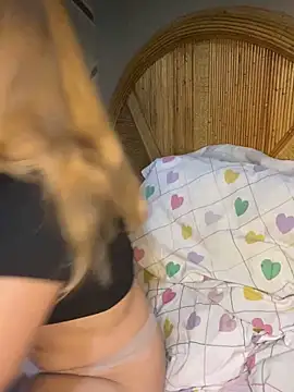 coupleyys online show from April 7, 9:17 pm