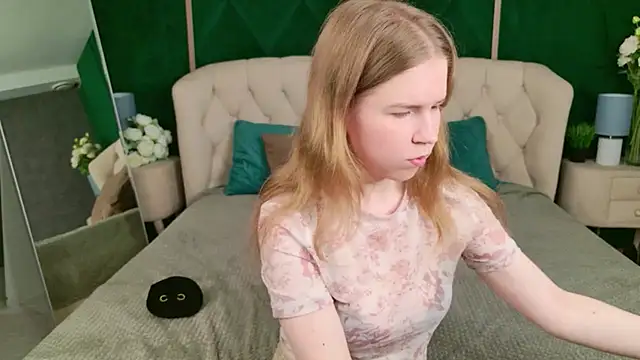 Alida Brice online show from April 24, 5:43 am