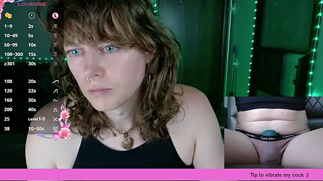 Snapshot of tsellieryder chatting on September 19, 1:04 am tsellieryder online show from September 19, 1:04 am