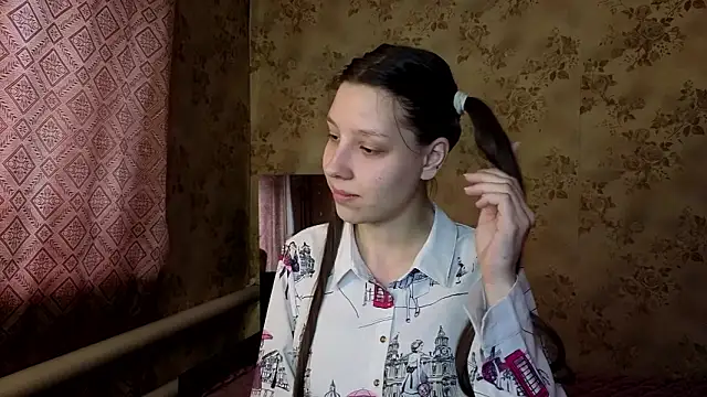 QutieDaSweet online show from March 7, 1:34 am