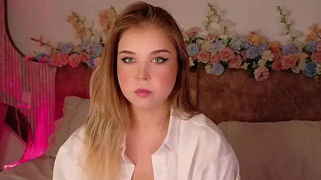 Lilith Bonheur online show from April 24, 5:05 pm