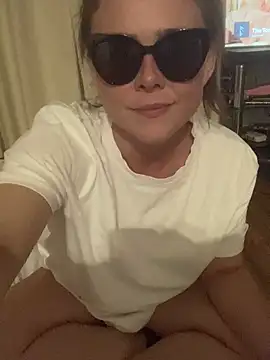 Mia Winters online show from August 6, 11:55 pm