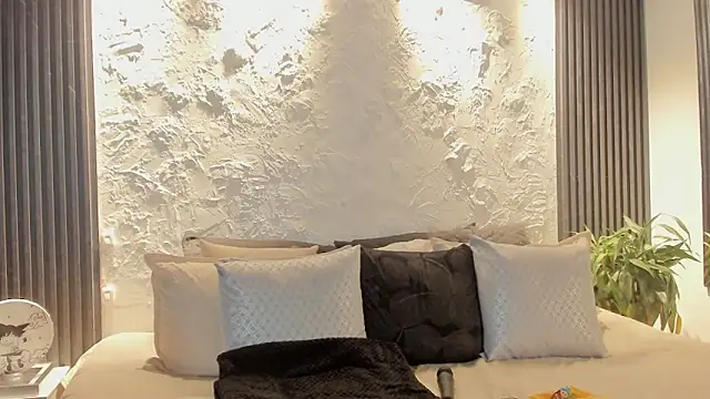 joselin rouse online show from April 25, 1:41 pm