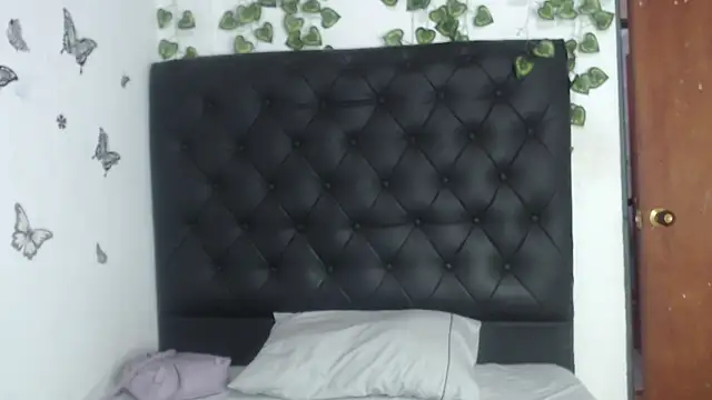 isabel 09 online show from April 25, 7:55 pm